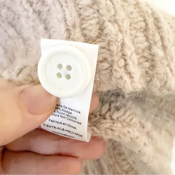 Everlane The Lofty Knit Henley Alpaca Henley Pink Sweater Pullover size Medium - Picture 9 of 9